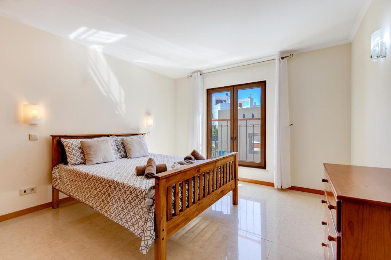 Two Bedroom Apartment With Rooftop Pool In 알보르 외부 사진
