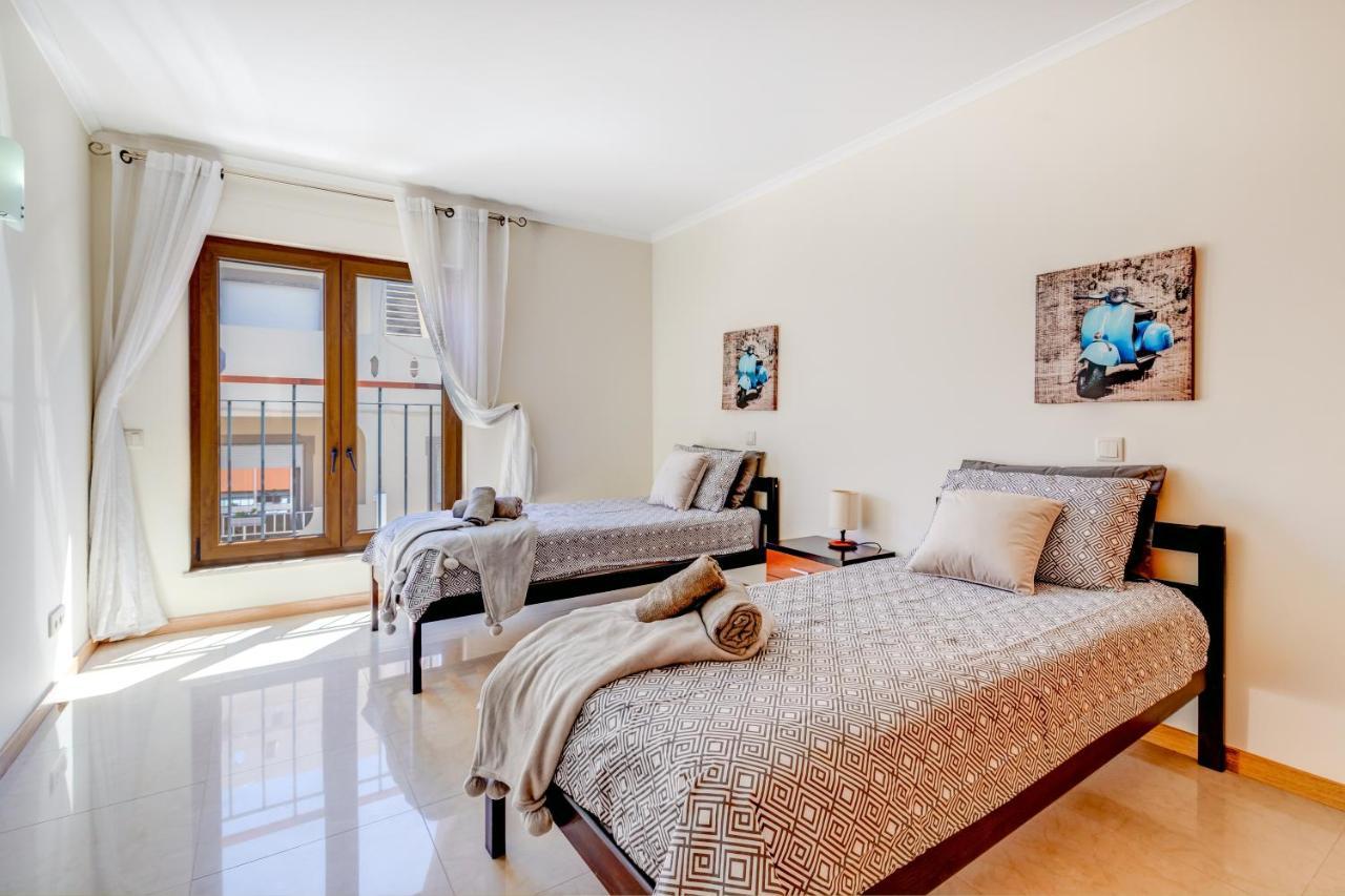 Two Bedroom Apartment With Rooftop Pool In 알보르 외부 사진